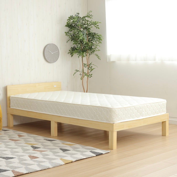 ホワイトのボンネルコイルマットレス