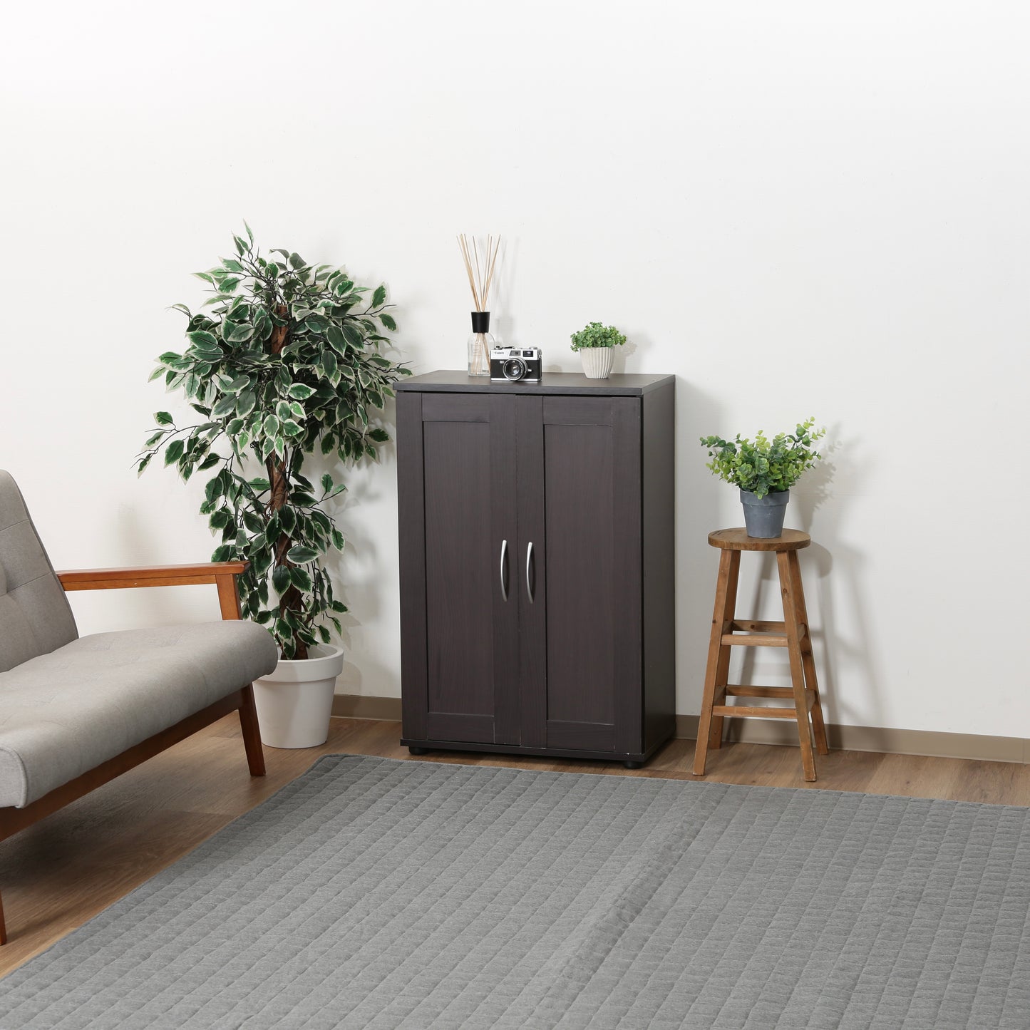 扉収納シューズラック