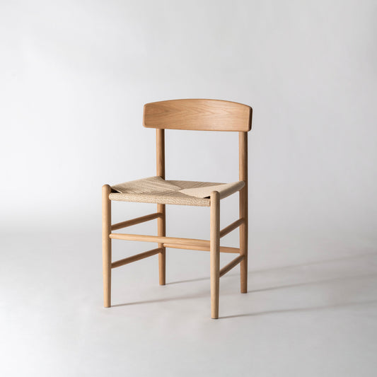 ペーパーコードデザインがお洒落な背もたれ付きの椅子