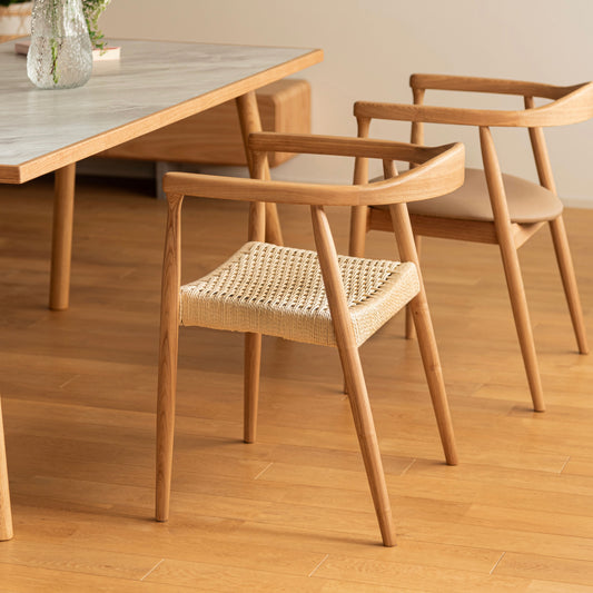 ナチュラルカラーのペーパーコード座面のアーム付チェア