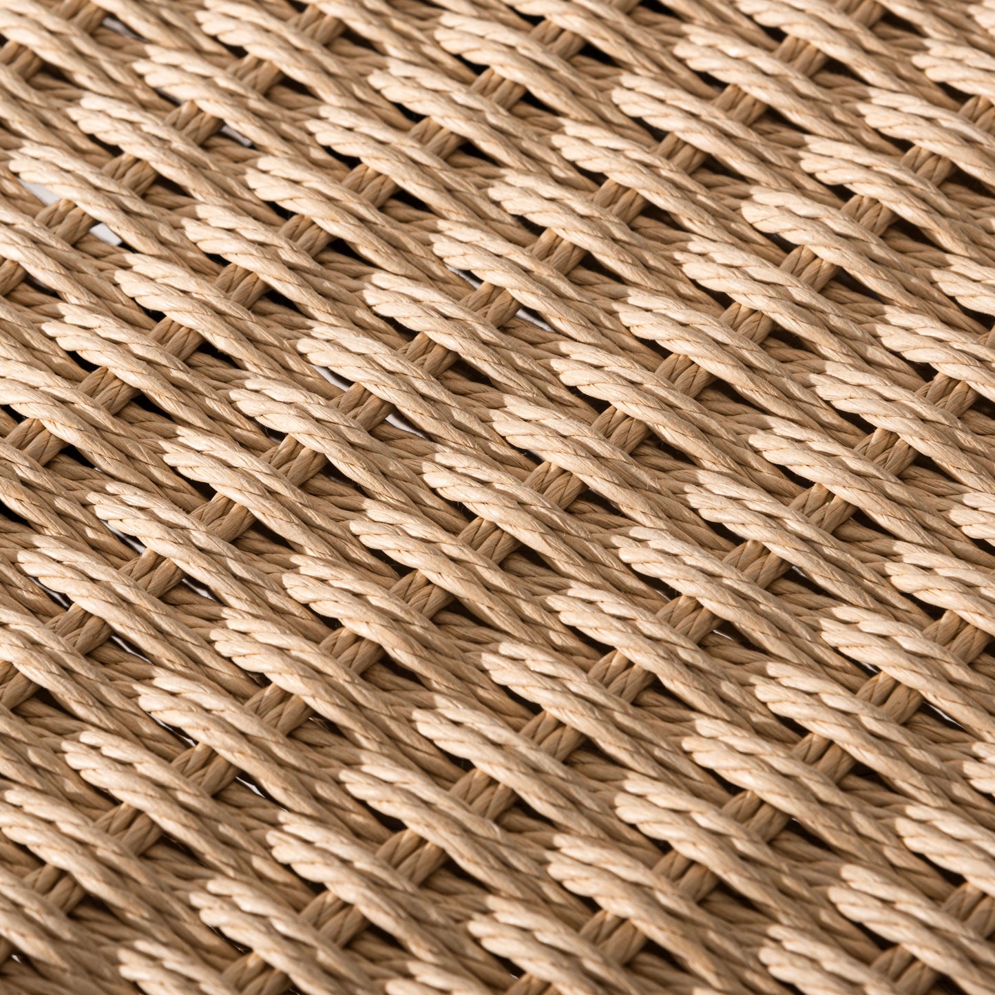 木のフレームとペーパーコードの座面が特徴のチェアの座面部分