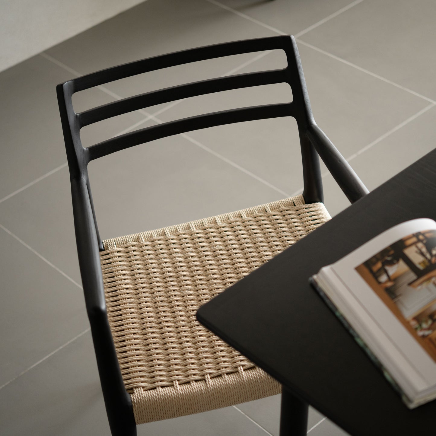 アルネアームチェア