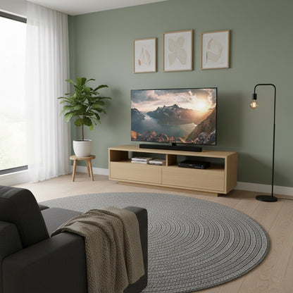 木目調の引き出し付きテレビボードを部屋に置いている様子