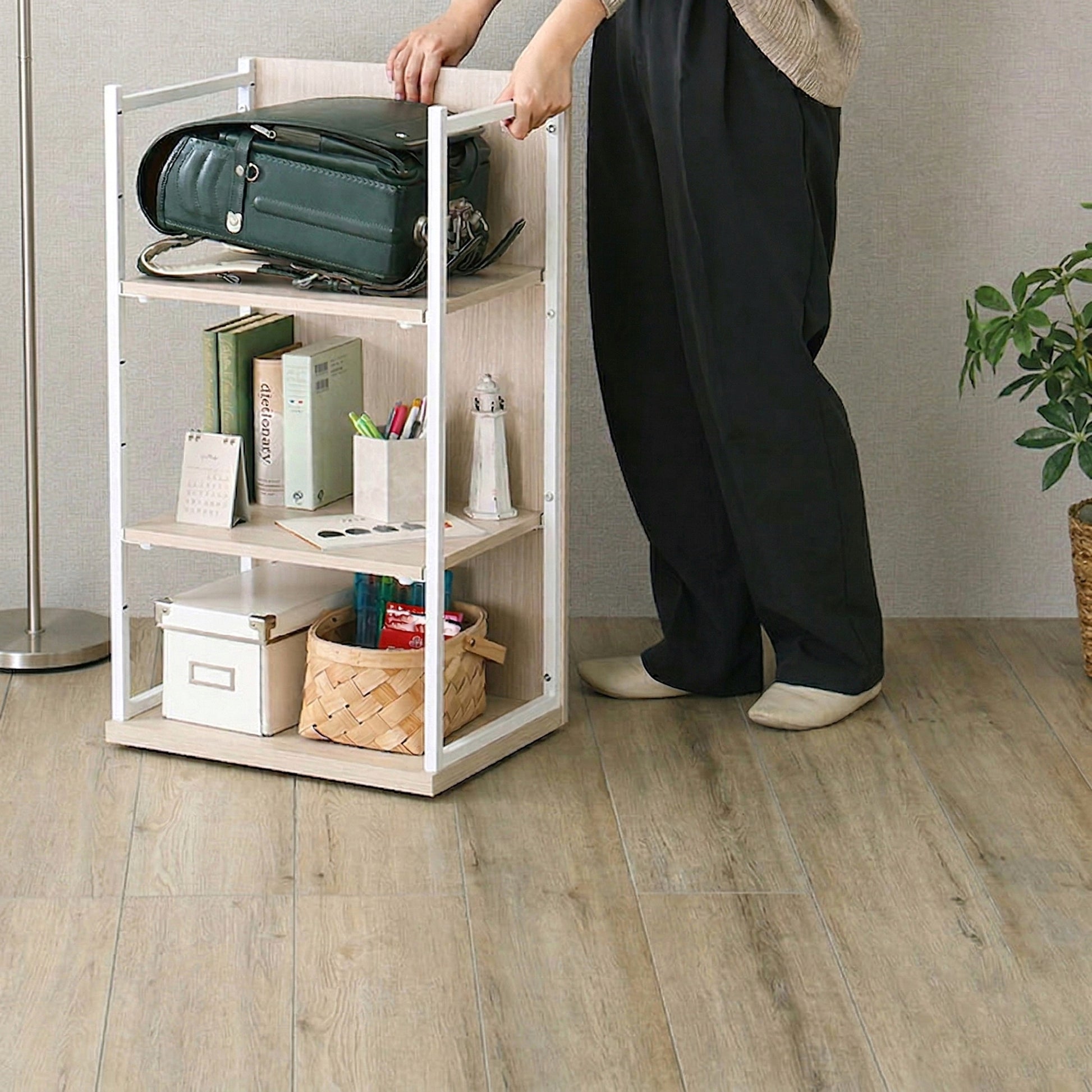 コンパクトな収納ラック