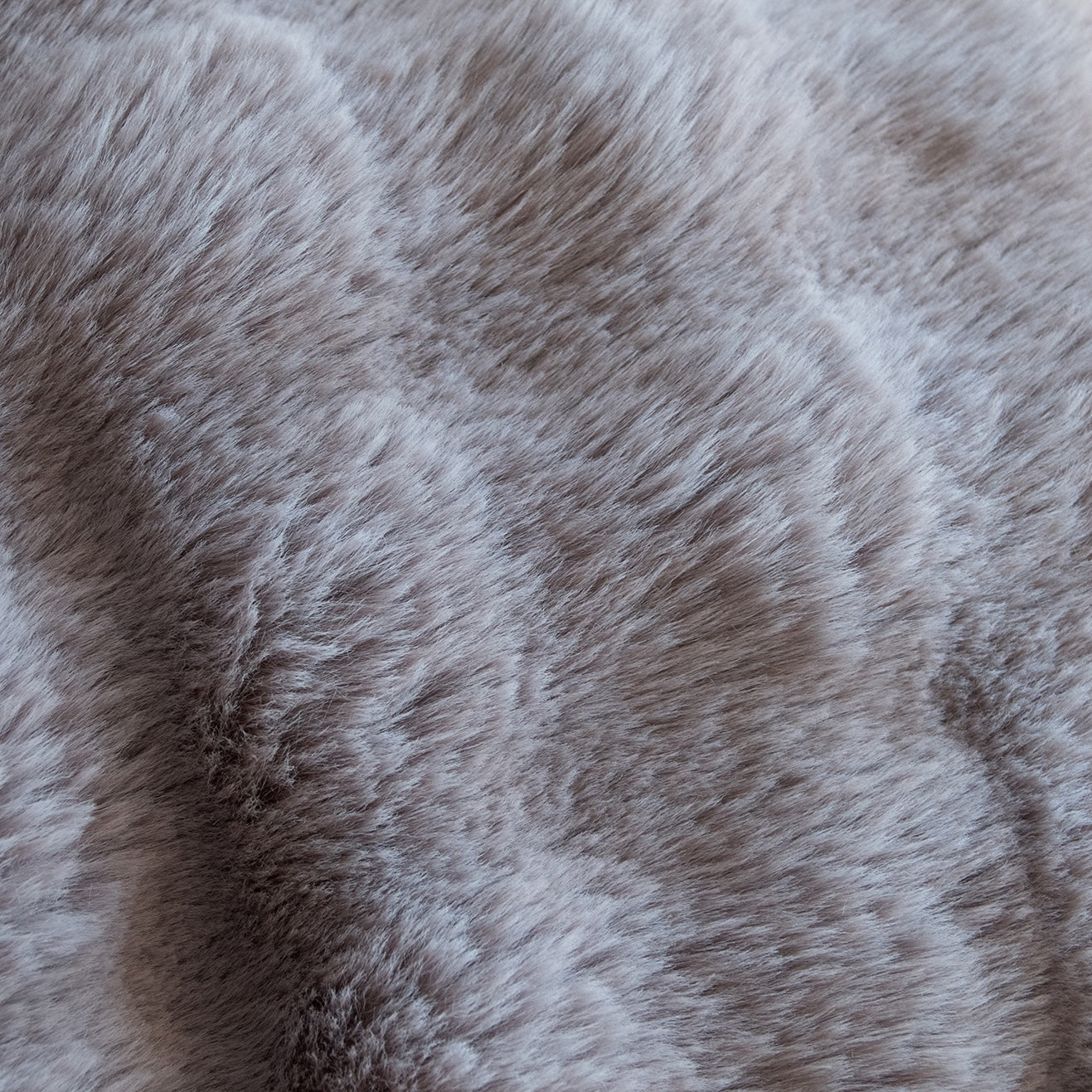 ふわとろ3way座椅子グレーの生地をアップで写している様子