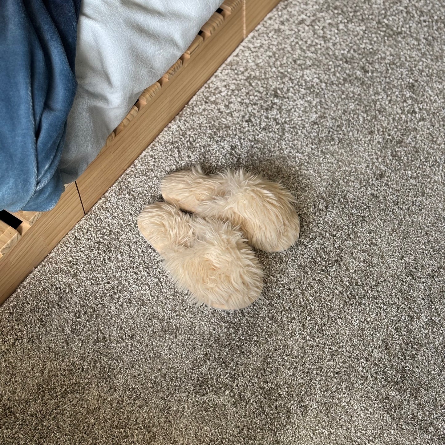 もふもふスリッパ