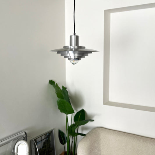 シルバーのシェードペンダントライト