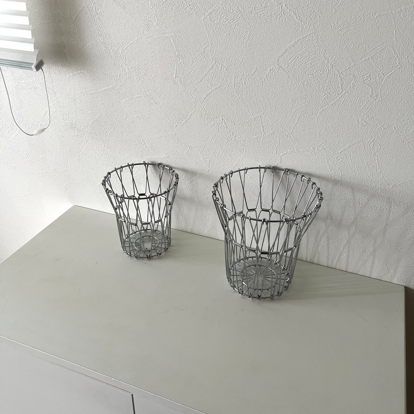 シルバーのワイヤーバスケット