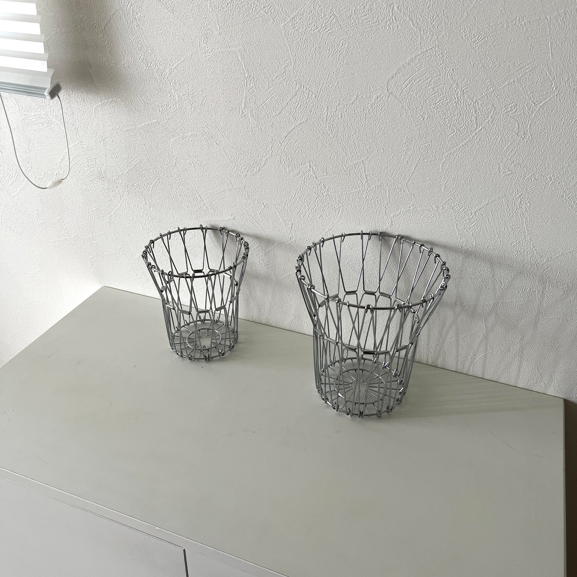 シルバーのワイヤーバスケット