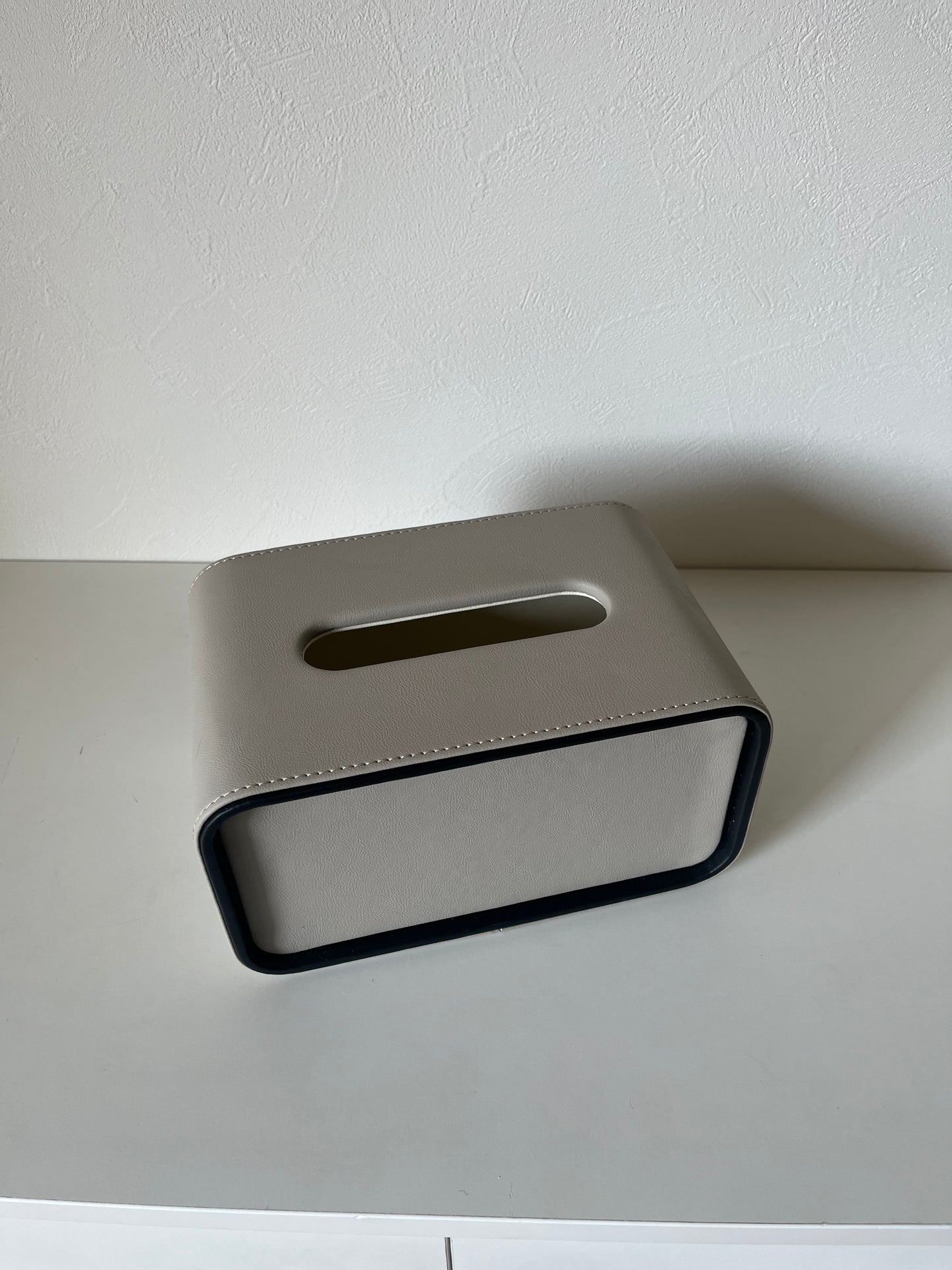 【outlet】スクエアレザー調ティッシュケース グレージュ