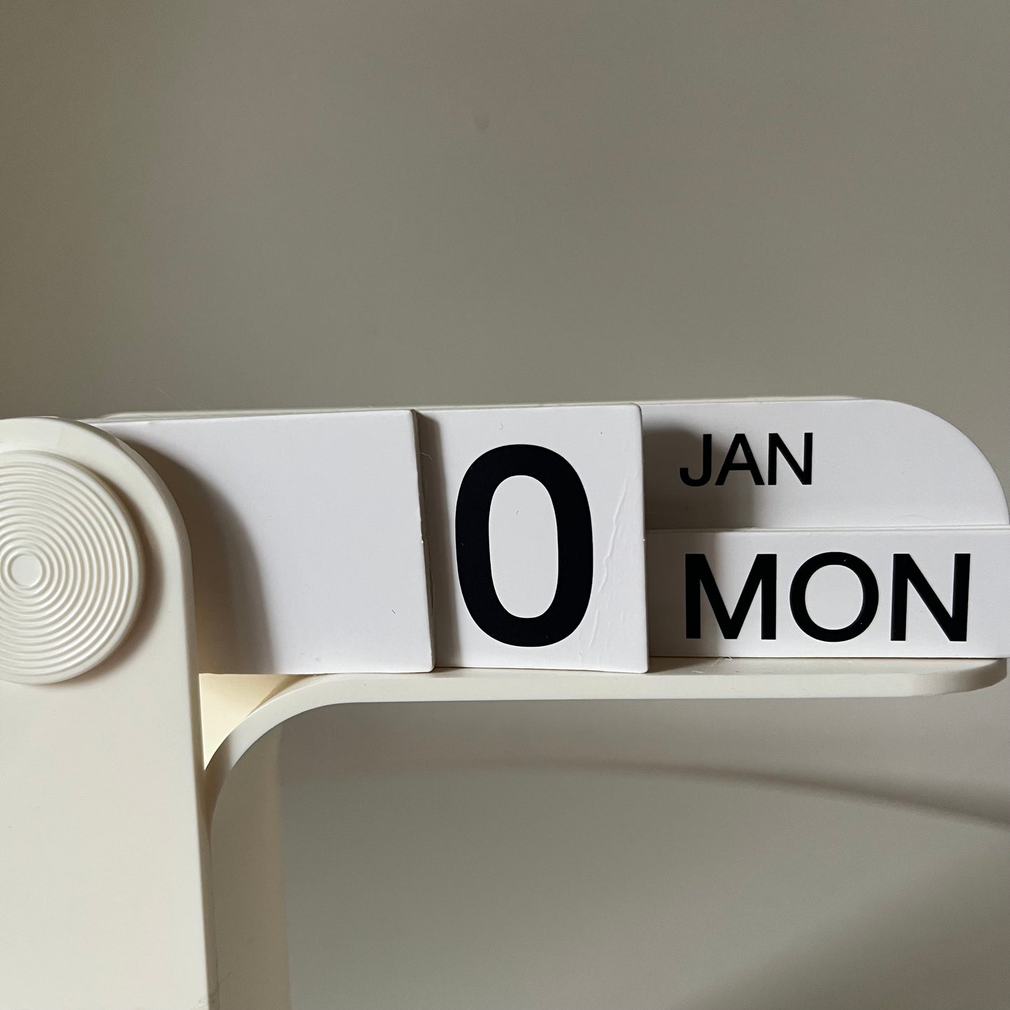 【outlet】スタンドカレンダー ホワイト