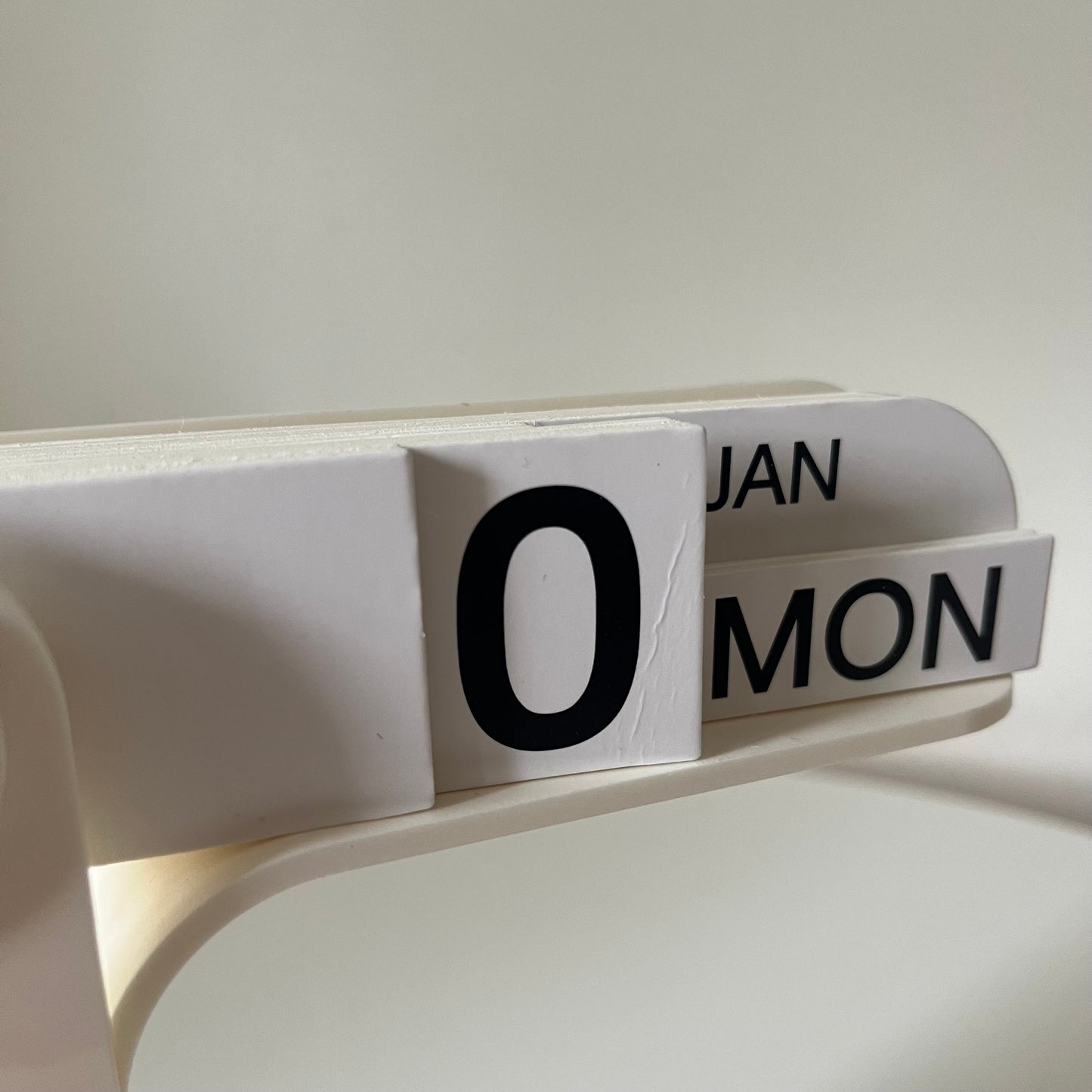 【outlet】スタンドカレンダー ホワイト