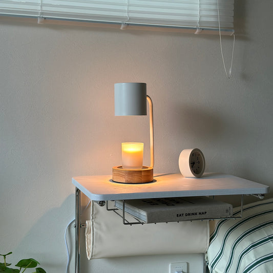 土台がナチュラルウッドの白のキャンドルウォーマー