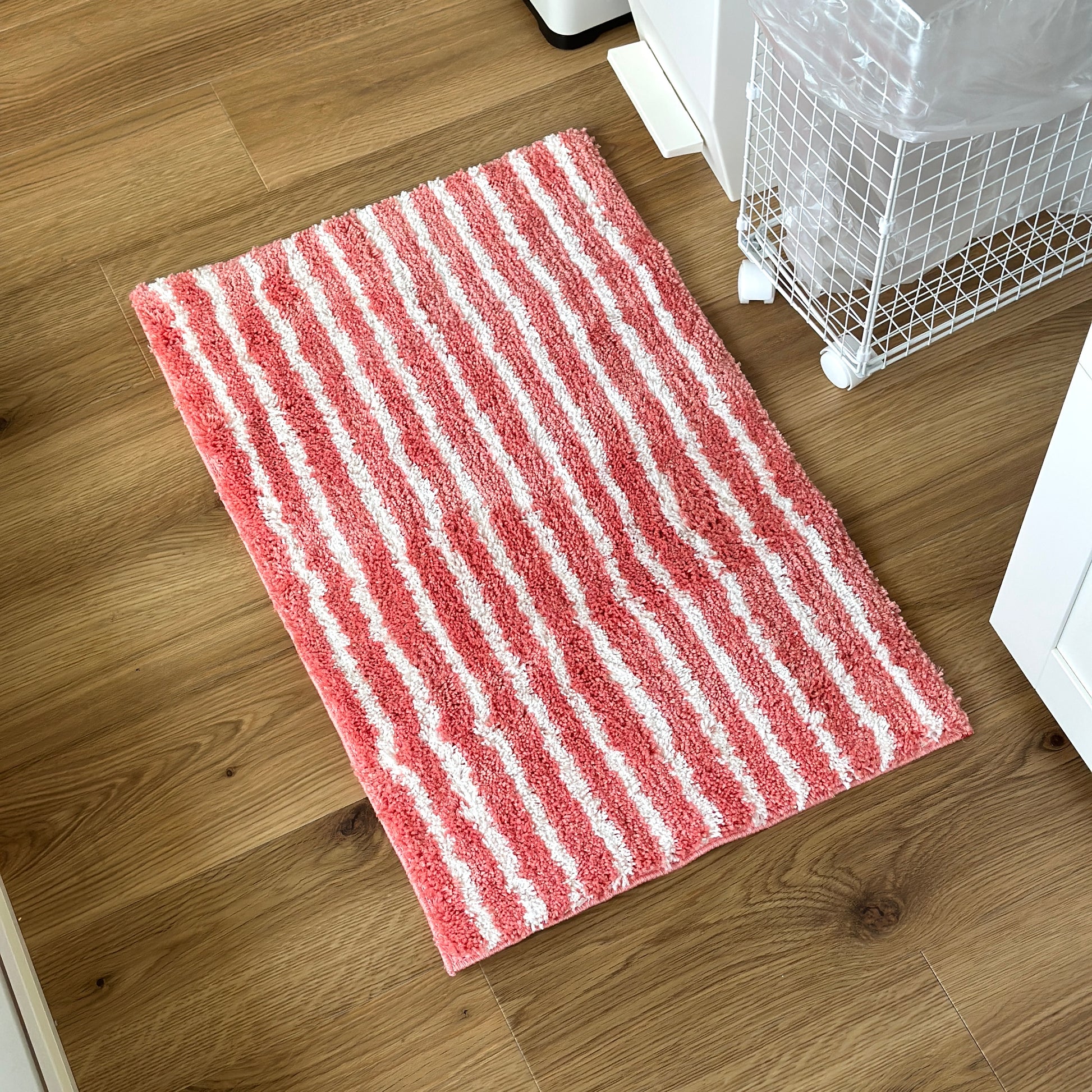 ピンクのシンプルなボーダーミニラグ