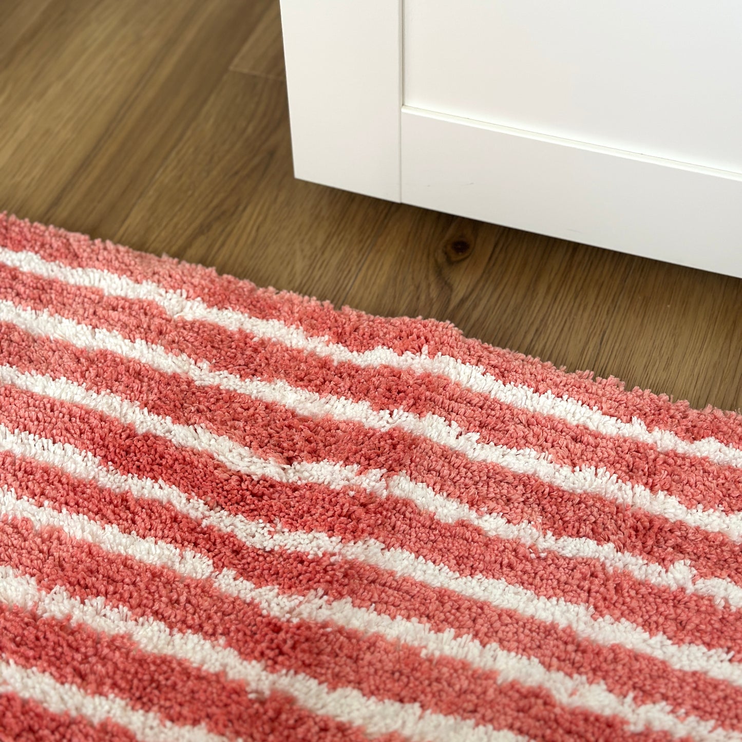 ピンクのシンプルなボーダーミニラグ