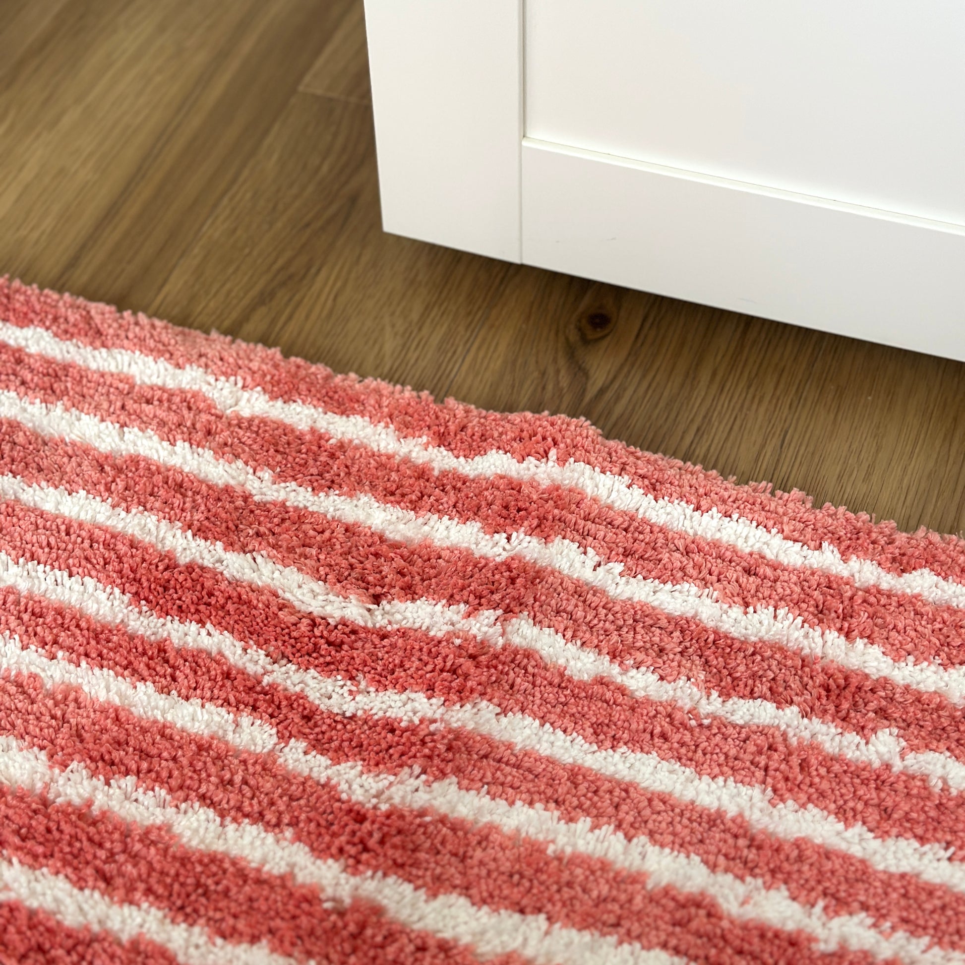 ピンクのシンプルなボーダーミニラグ