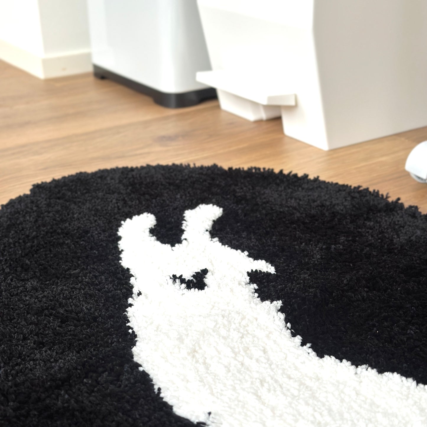 眠る犬がイラストされたミニラグ