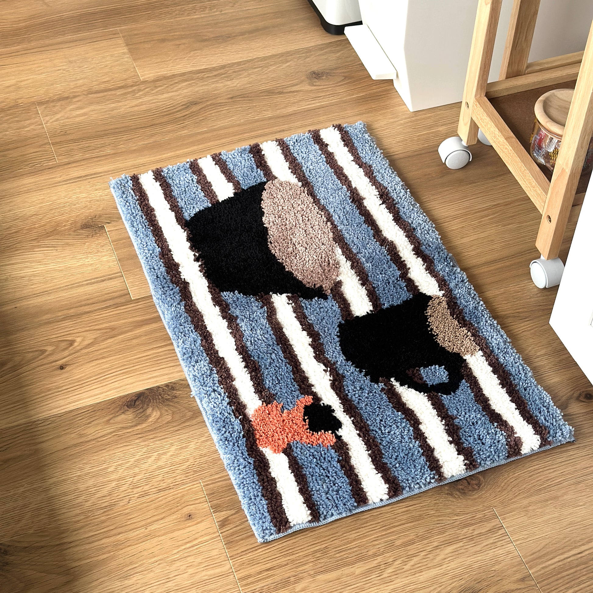 コーヒーカップがモチーフのミニラグ