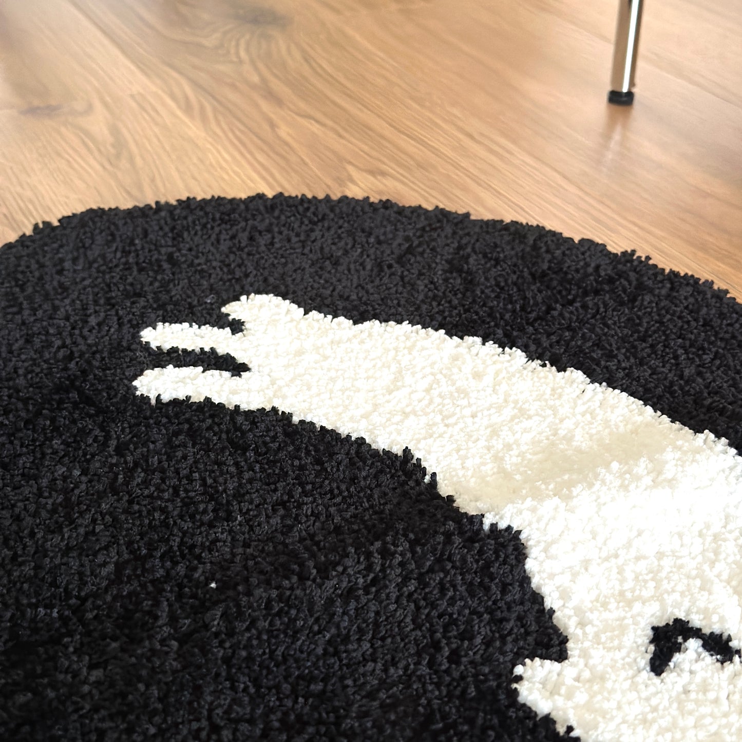 眠る犬がイラストされたミニラグ