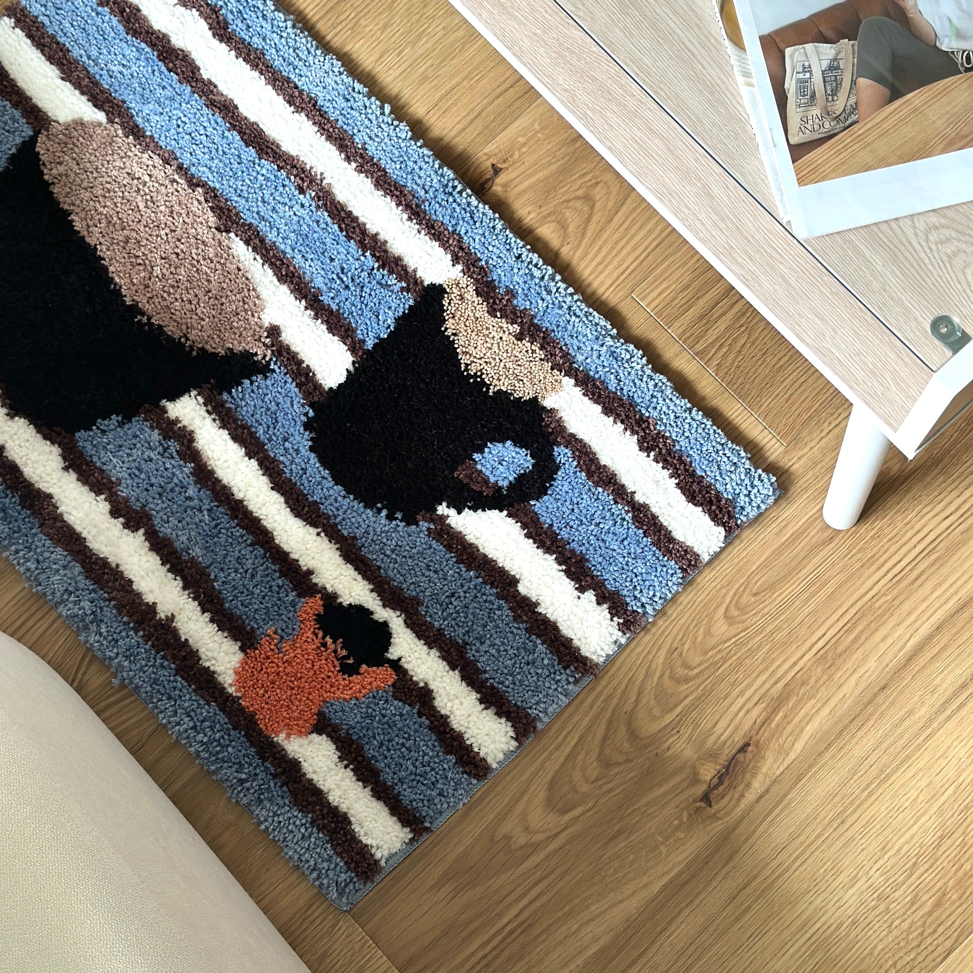 コーヒーカップがモチーフのミニラグ