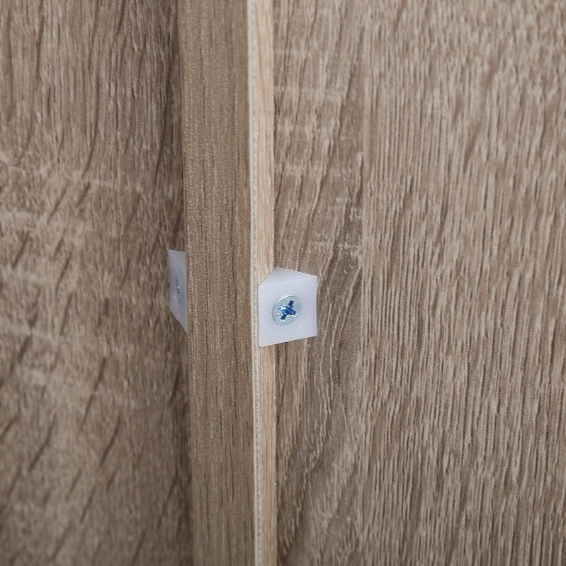 扉開きタイプのキャビネット