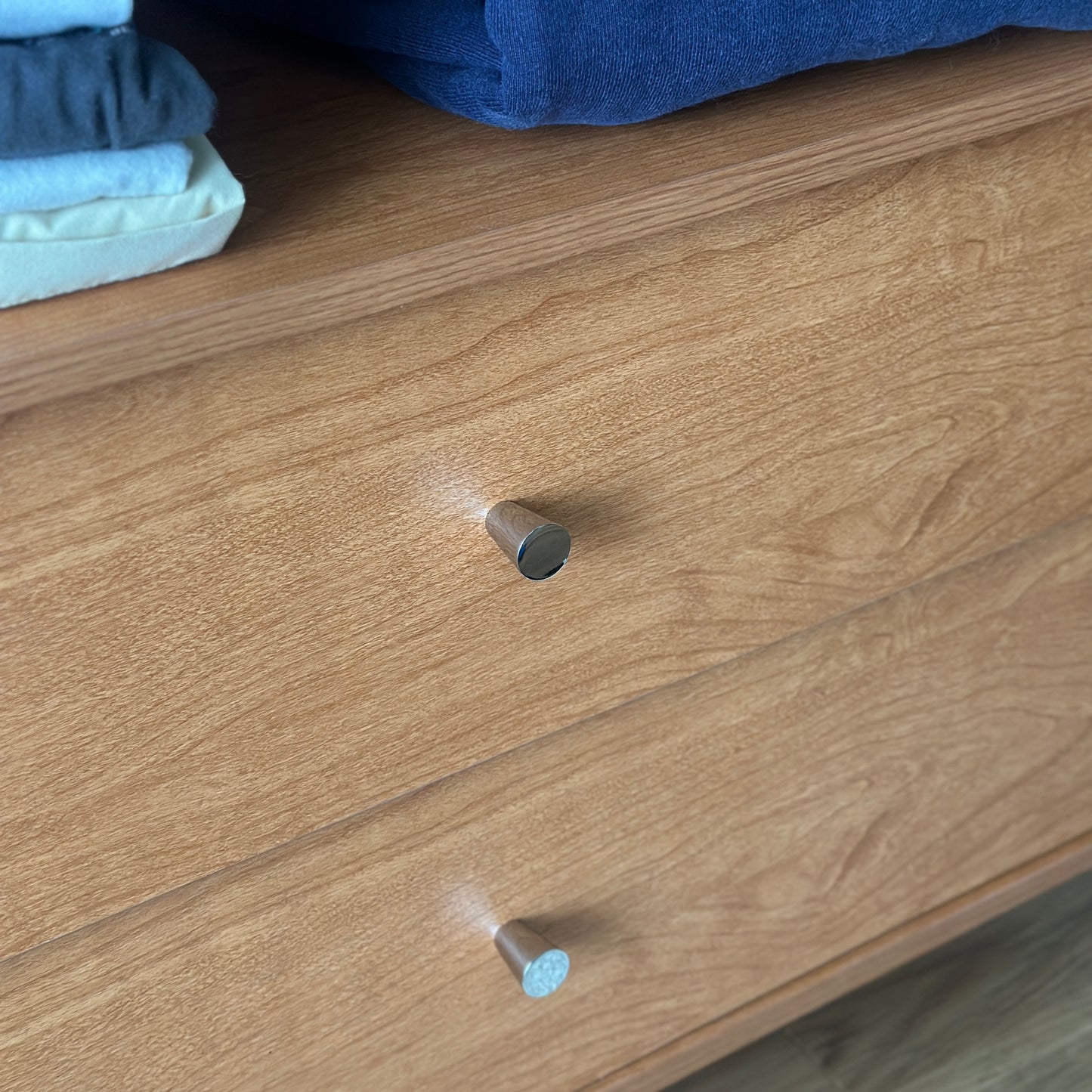 ウッド×アイアン製の引き出しシェルフの引き出しの突起部分