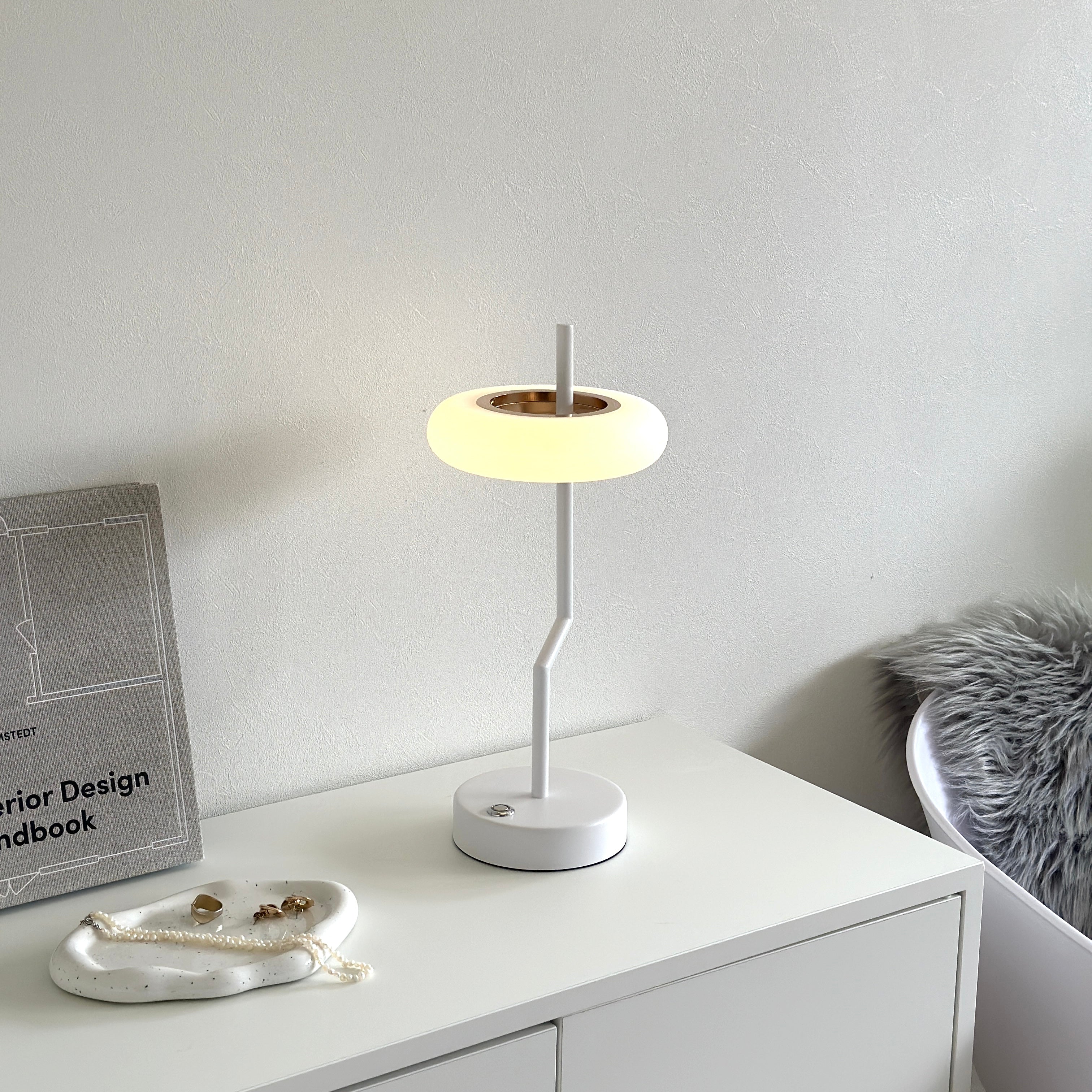 ライト｜ラインデザインテーブルライト - territory