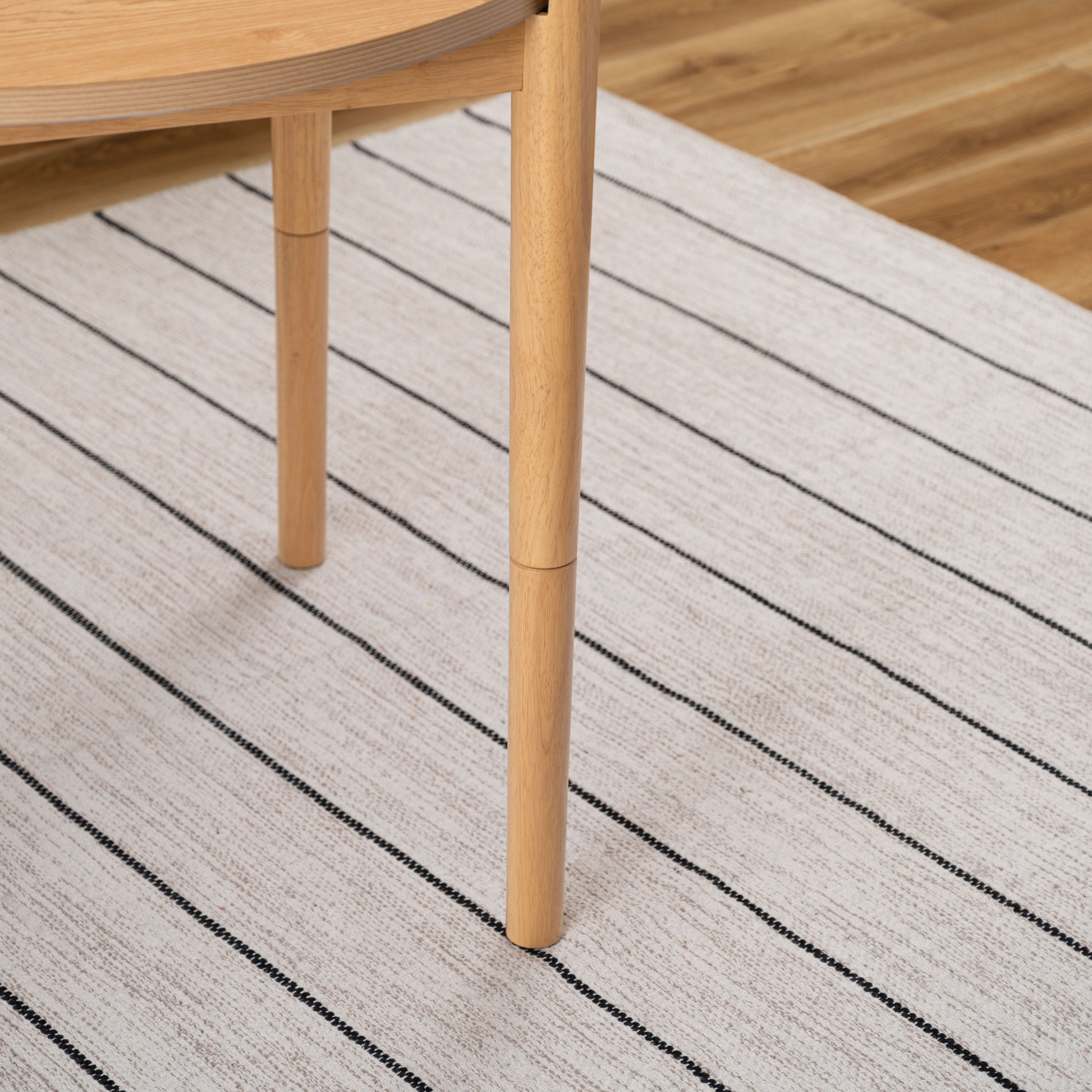 リバーシブル天板のこたつテーブルの脚部分