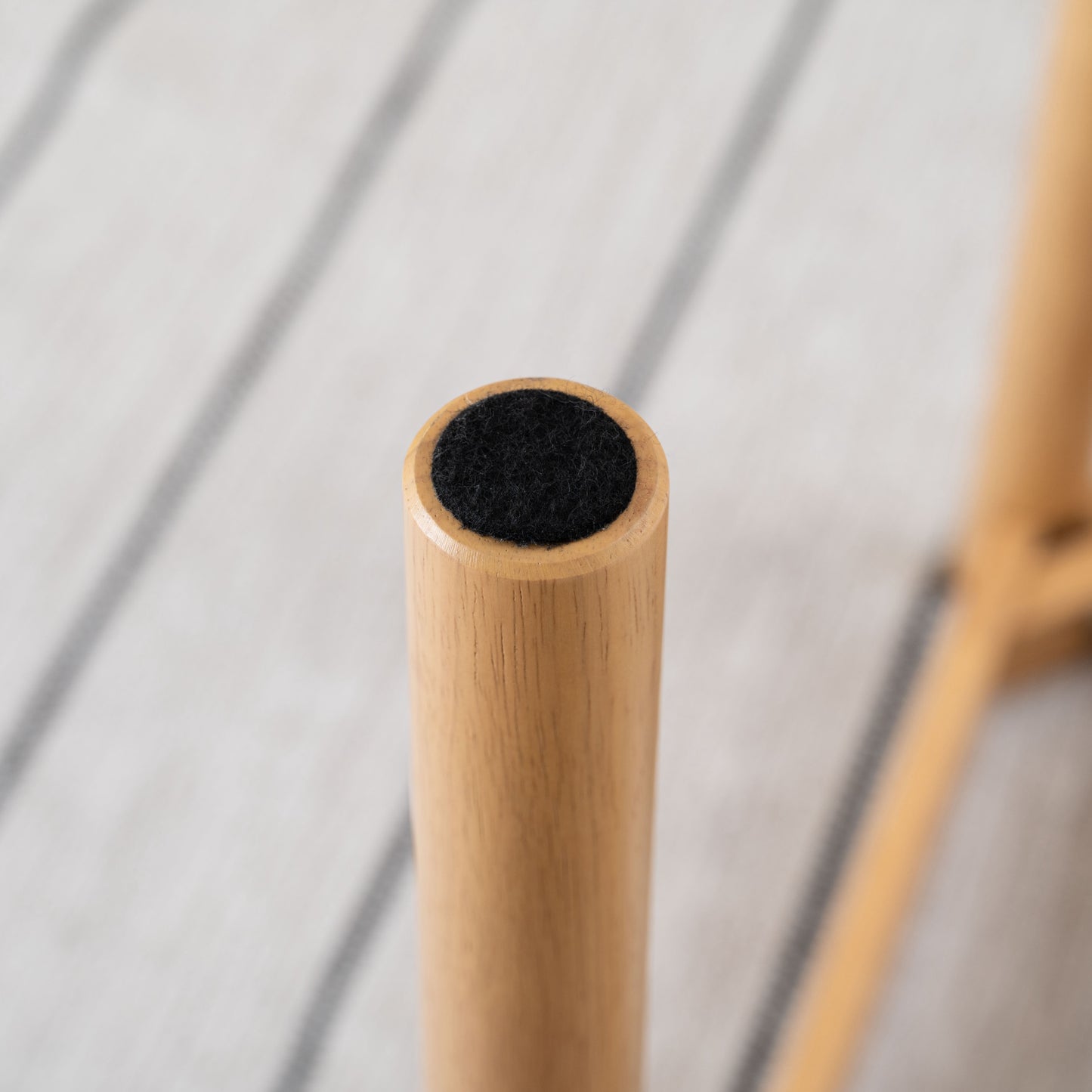 リバーシブル天板のこたつテーブルの脚の底面