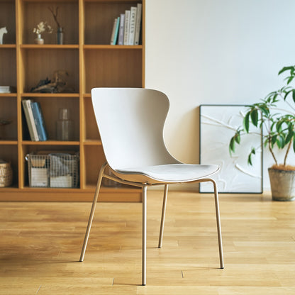 ベージュのダイニングチェア