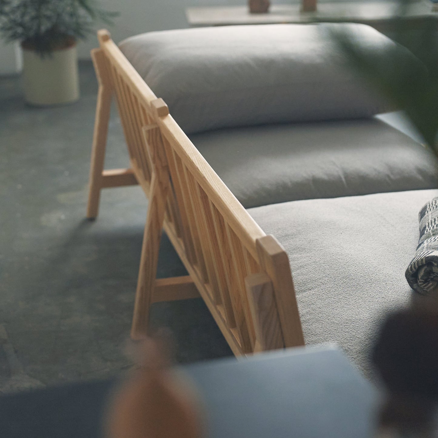 トーン2人掛けソファ