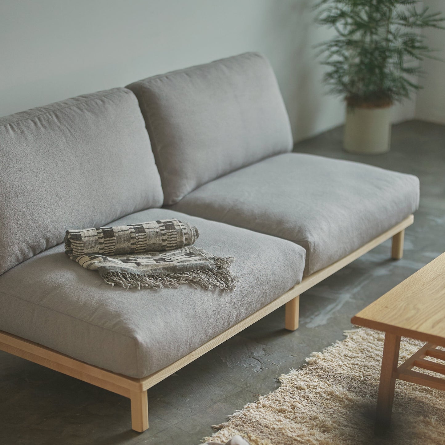 トーン2人掛けソファ