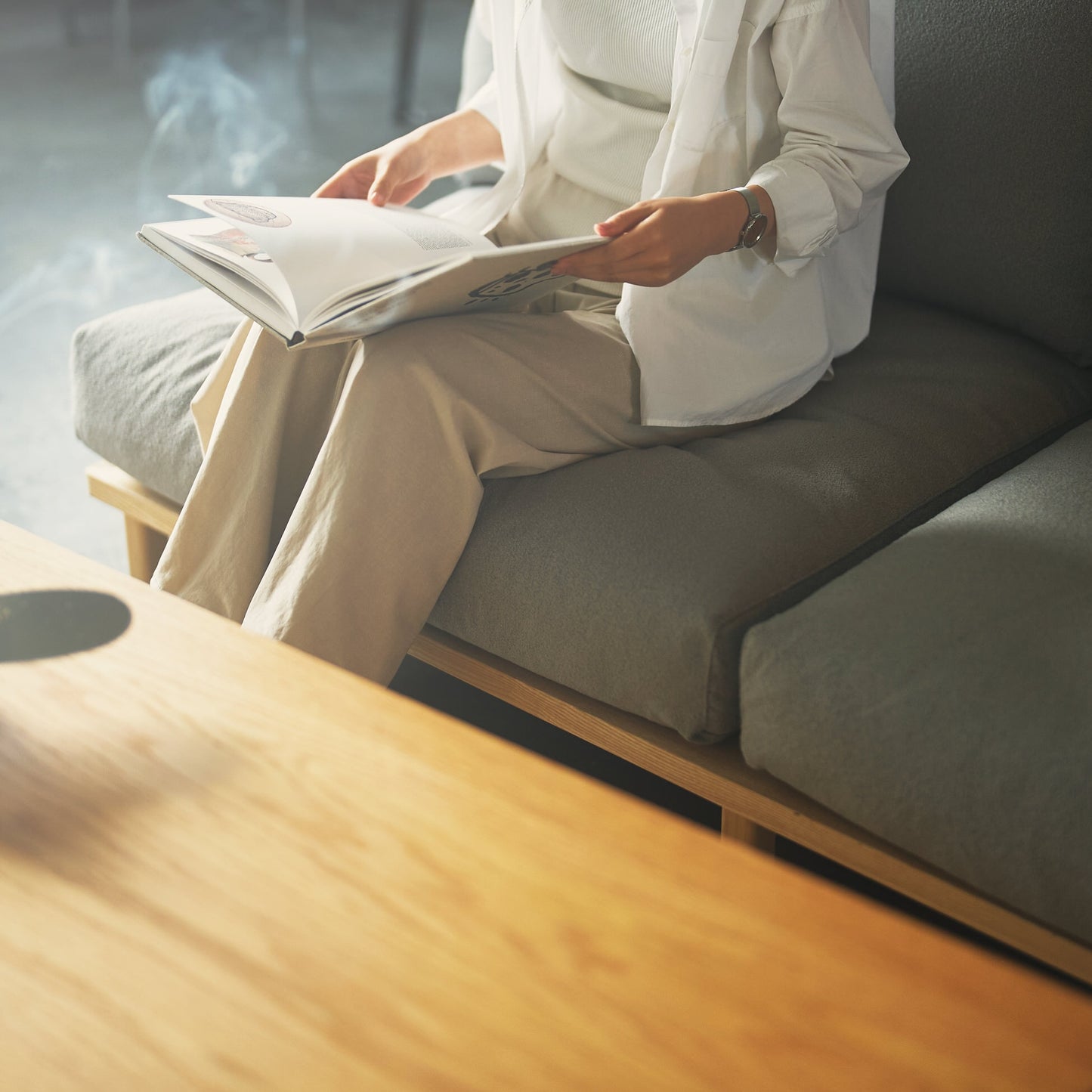 トーン2人掛けソファ