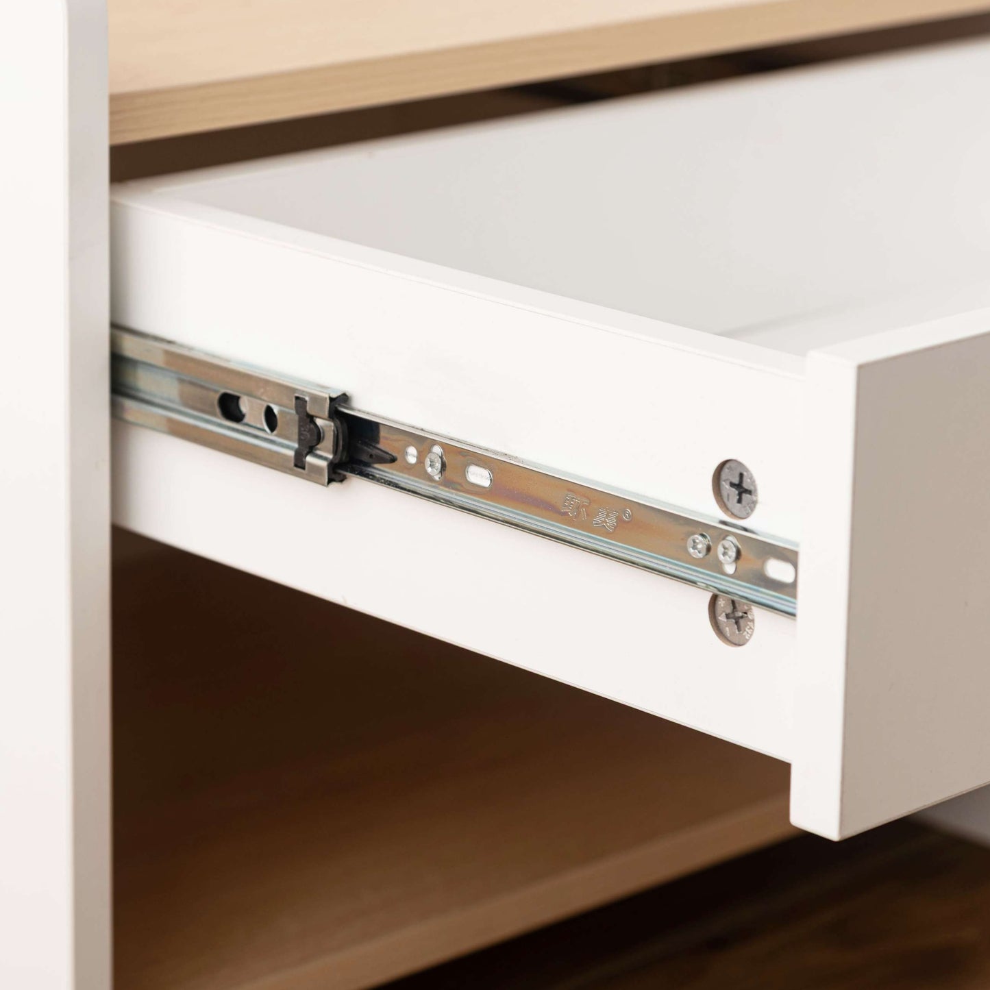 レザー調取っ手付きサイドチェスト