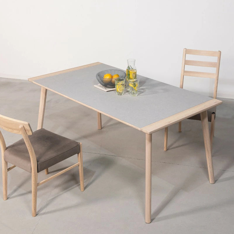 アーティークダイニングテーブル