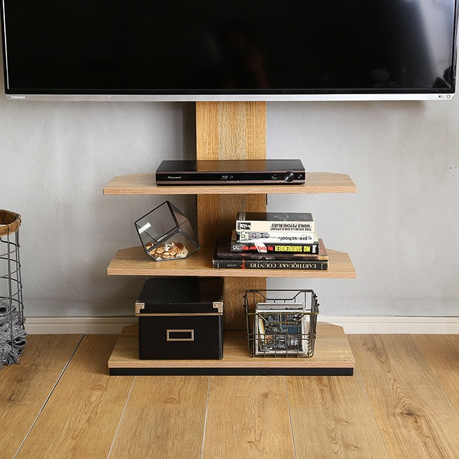 ラックが付いた突っ張りタイプのテレビスタンドがリビングに置かれている様子