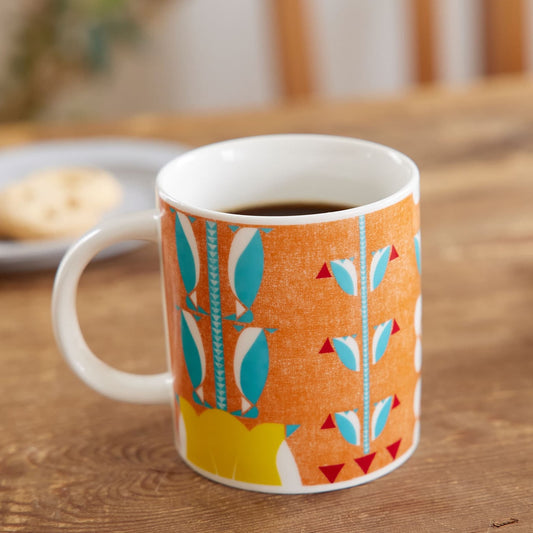 カラフルなチューリップがデザインされたマグカップ